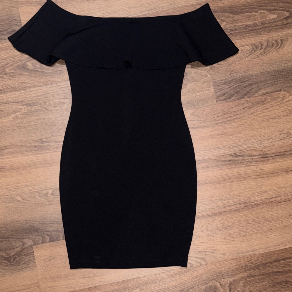 Guess off the shoulder Black Dress